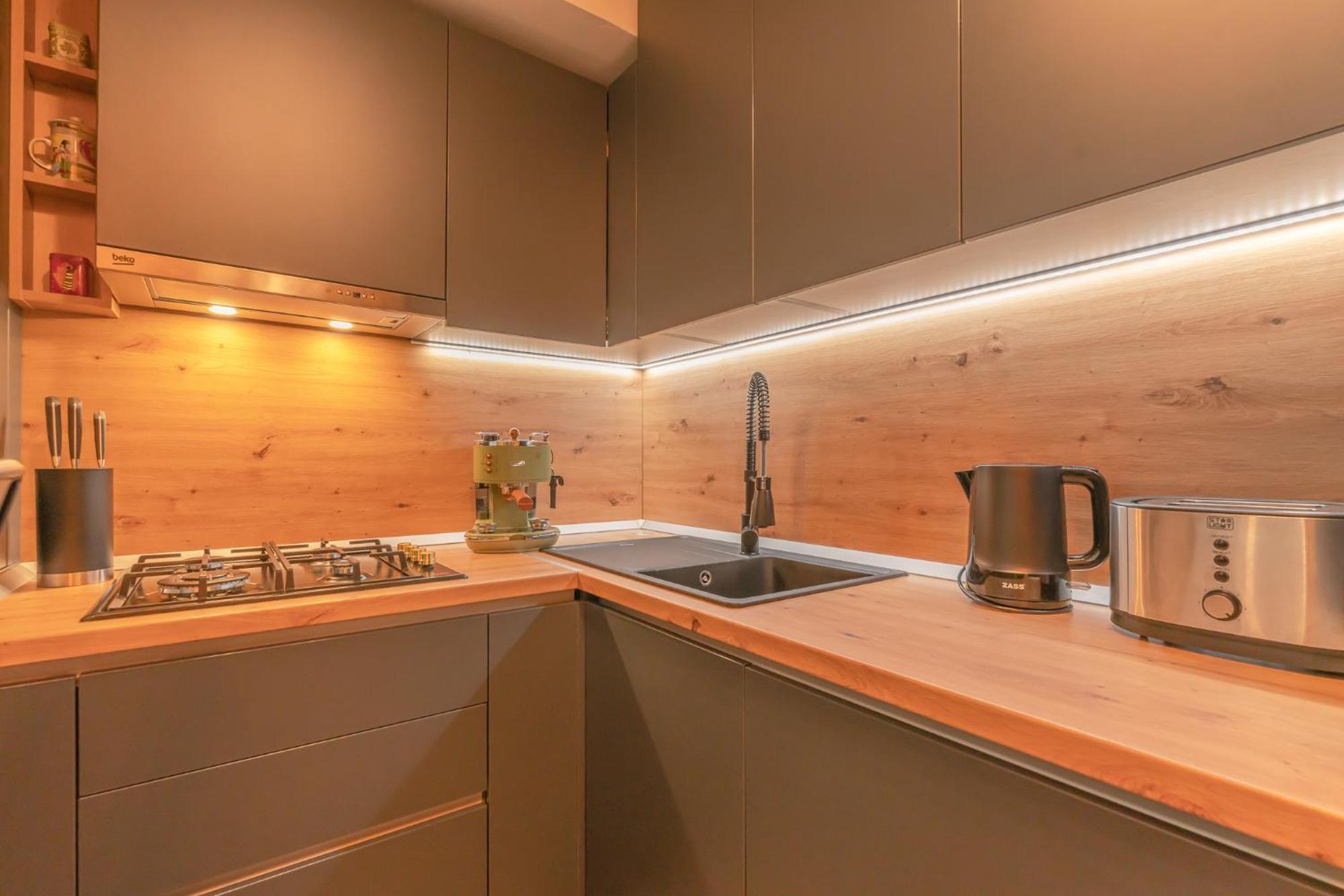 Castanilor 6 - Hip Industrial Apartment Close To City Centre Braşov Eksteriør bilde