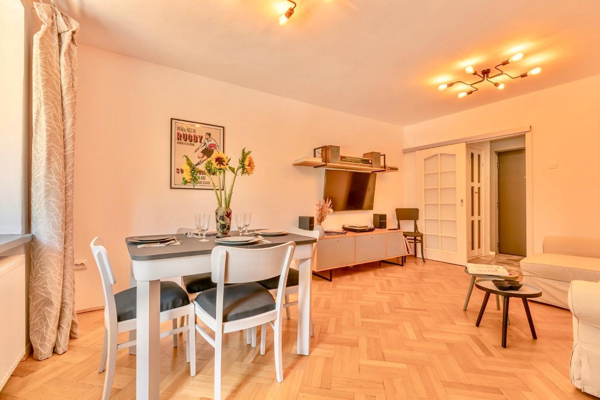Castanilor 6 - Hip Industrial Apartment Close To City Centre Braşov Eksteriør bilde